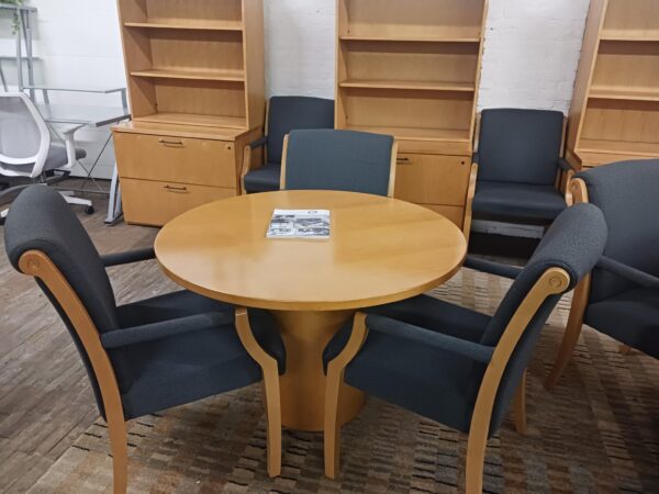 Round Table