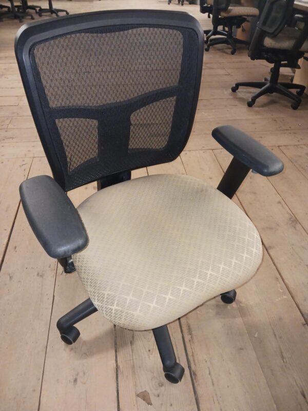Task Chair