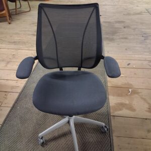 Humanscale ; Liberty Series