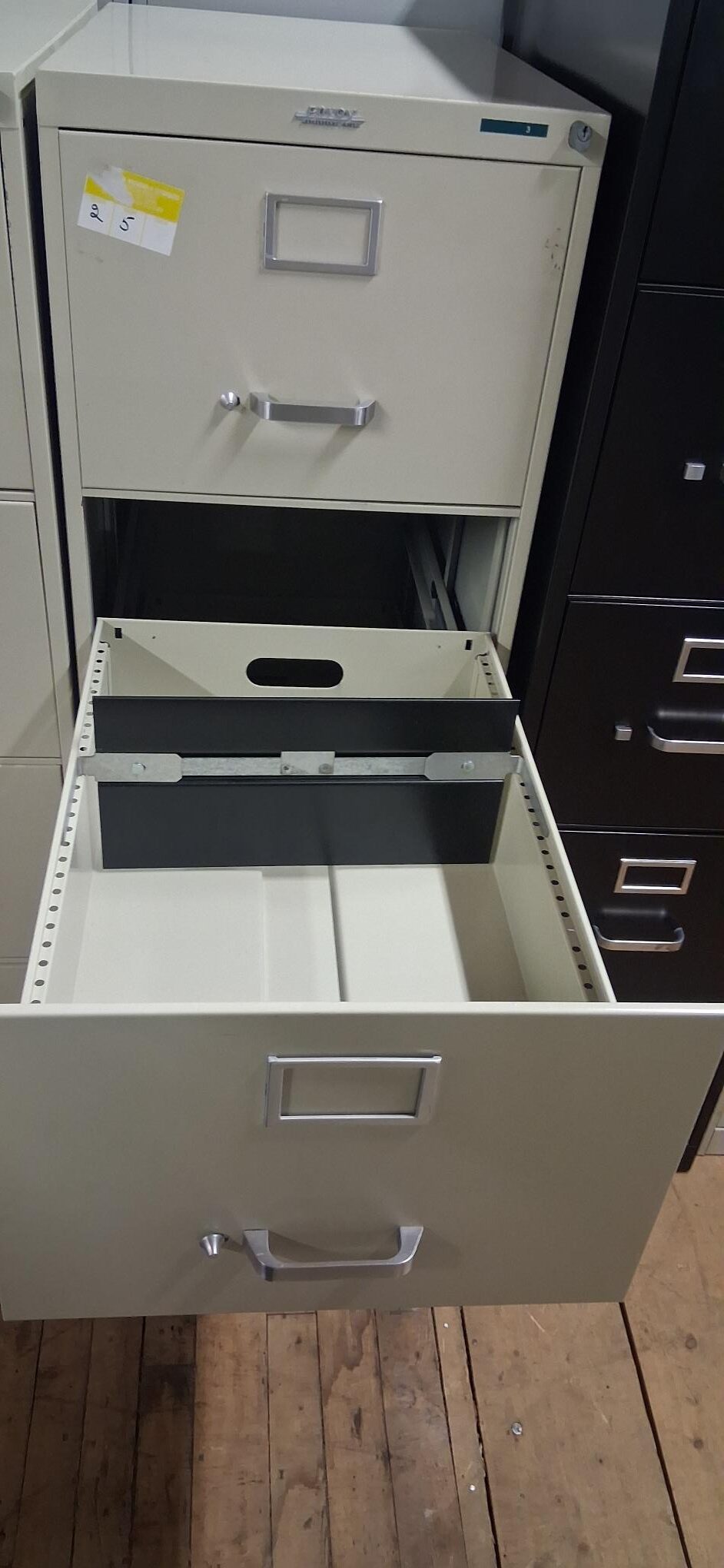 4 Drawer ; Envoy - Image 2
