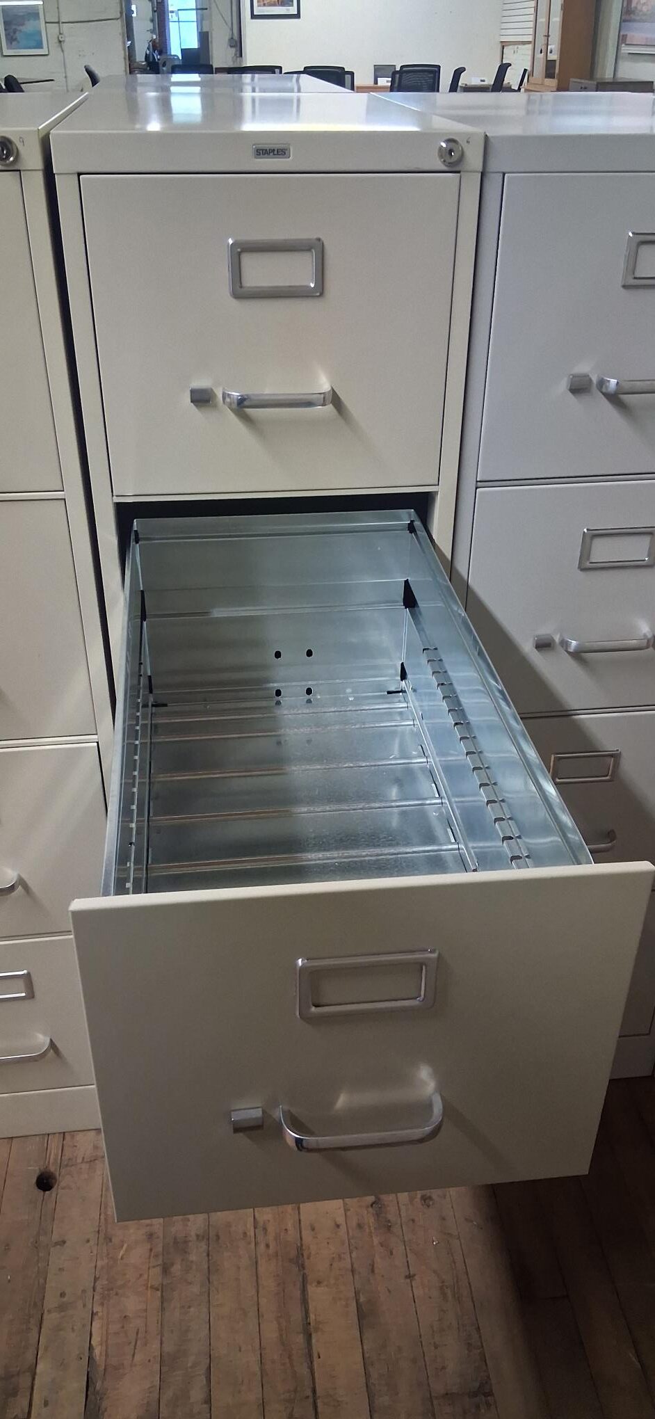 4 drawer ; staples